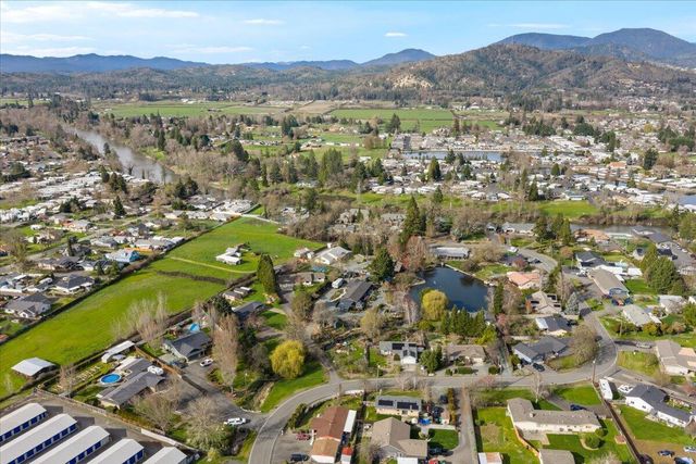 1422 Wineteer Lane, Grants Pass, OR 97527