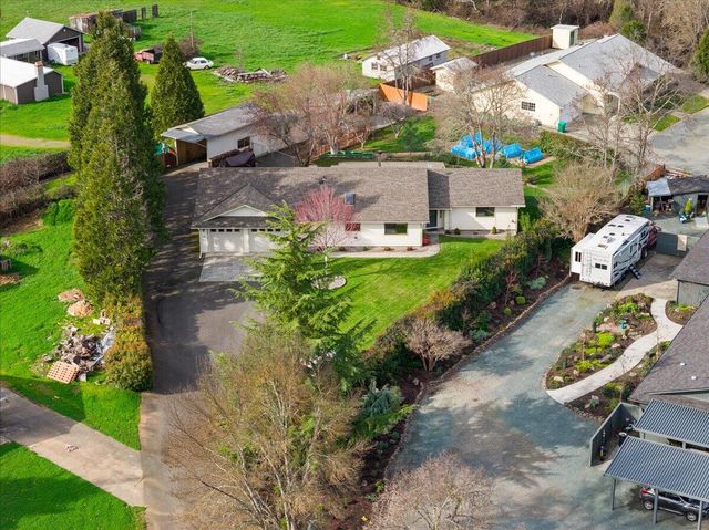 1422 Wineteer Lane, Grants Pass, OR 97527