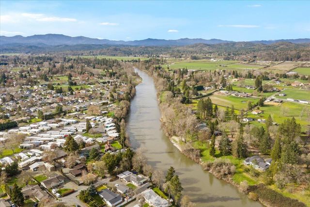 1422 Wineteer Lane, Grants Pass, OR 97527