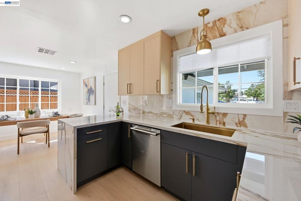 Image 18 of property listing at 38465 Blacow Rd, Fremont, CA 94536