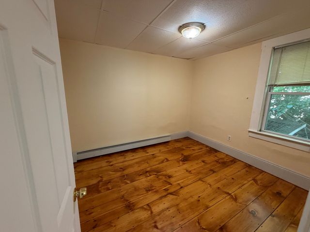 21 Clare 21, Lowell, MA 01854