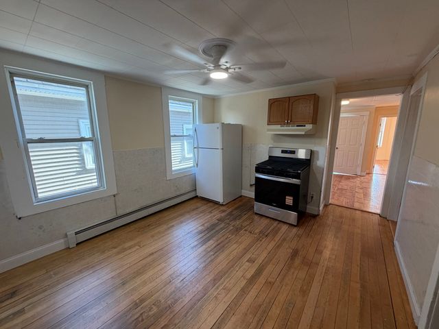 21 Clare 21, Lowell, MA 01854