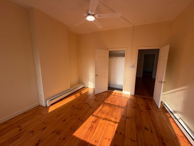 21 Clare 21, Lowell, MA 01854