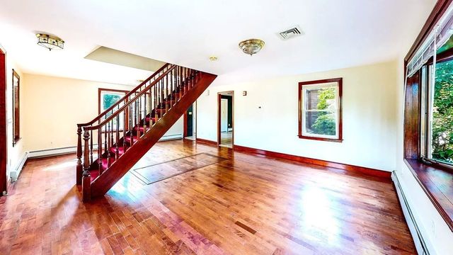 298 River Street 1, Newton, MA 02465