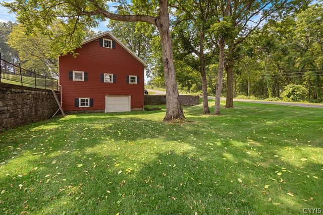 7942 Salt Springs Road, Manlius, NY 13066