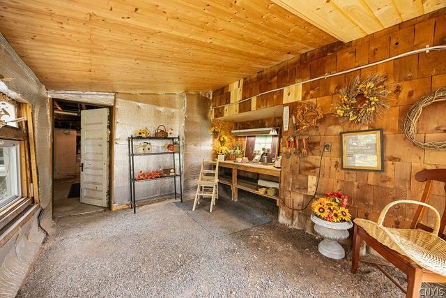 7942 Salt Springs Road, Manlius, NY 13066