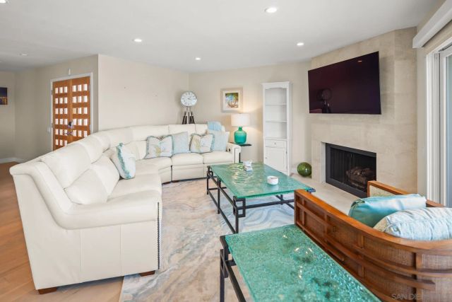 8 Antigua Ct, Coronado, CA 92118