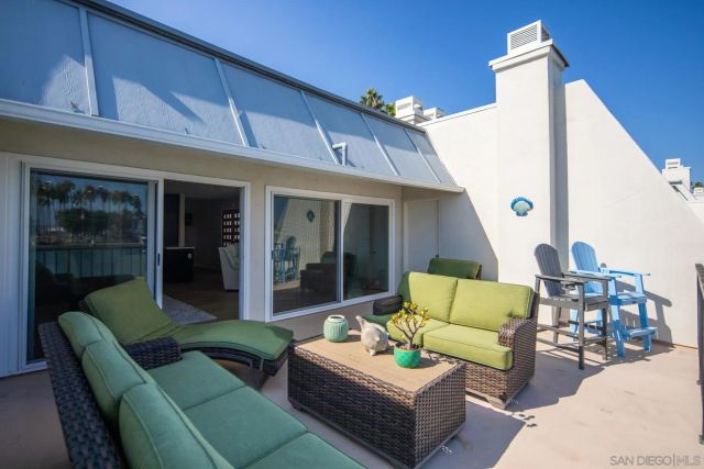 8 Antigua Ct, Coronado, CA 92118