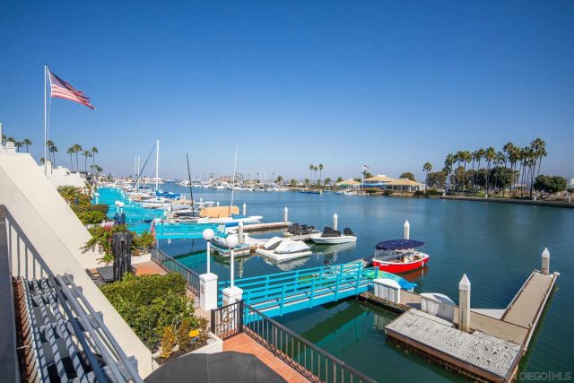 8 Antigua Ct, Coronado, CA 92118