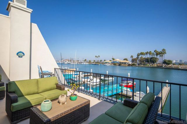 8 Antigua Ct, Coronado, CA 92118