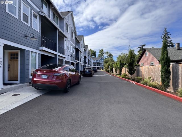 12086 Se HAROLD St 6, Portland, OR 97266