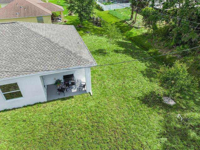 8236 104th Court, Vero Beach, FL 32967