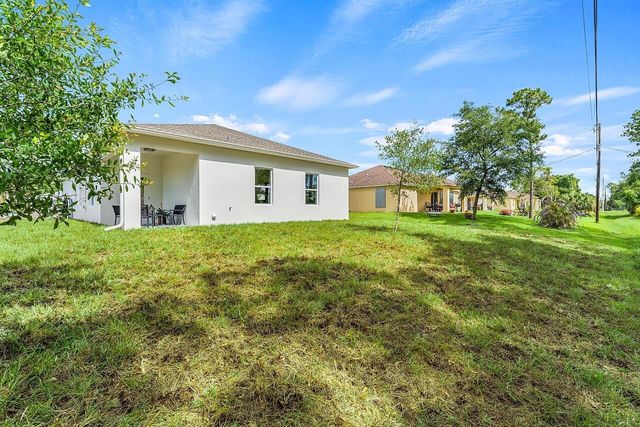 8236 104th Court, Vero Beach, FL 32967