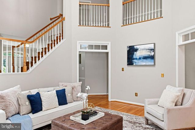 10008 LEAMOORE LN, Vienna, VA 22181