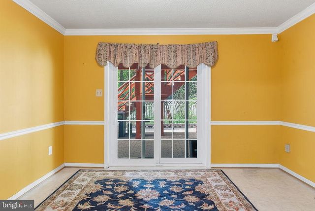 10008 LEAMOORE LN, Vienna, VA 22181