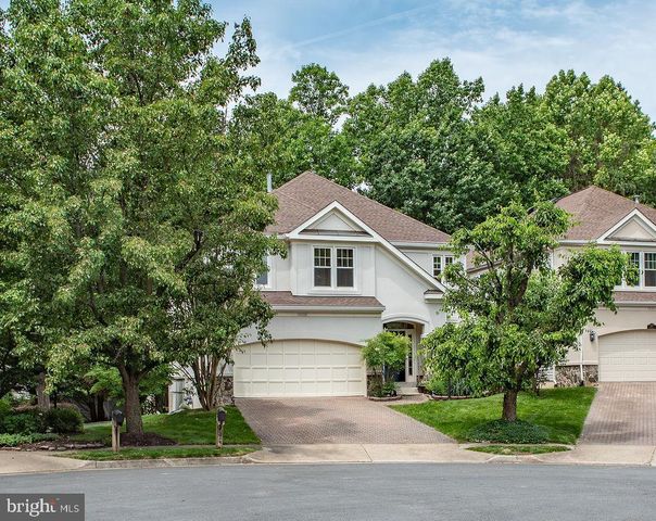 10008 LEAMOORE LN, Vienna, VA 22181