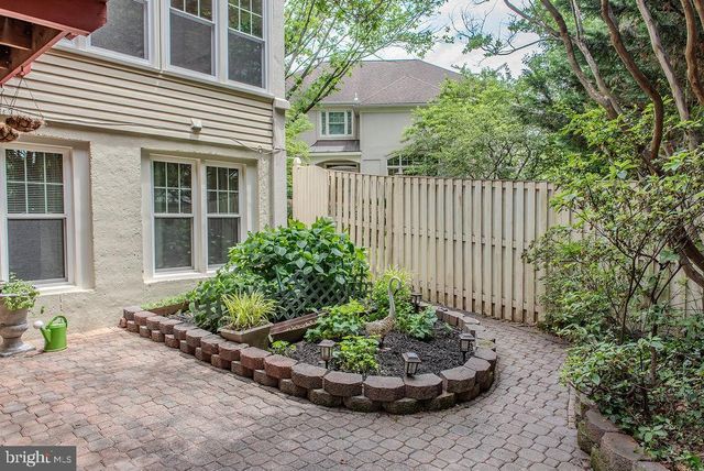 10008 LEAMOORE LN, Vienna, VA 22181