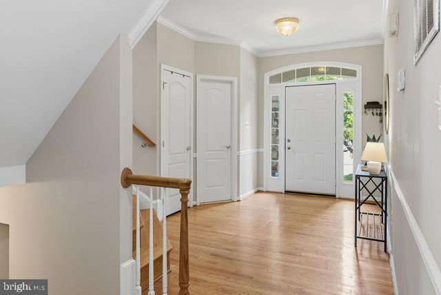10008 LEAMOORE LN, Vienna, VA 22181
