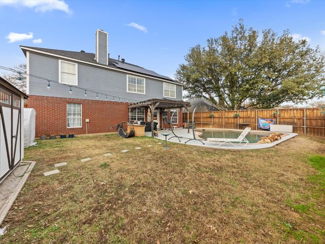 6836 Moss Lane, North Richland Hills, TX 76182