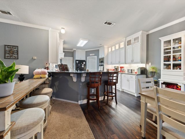 6836 Moss Lane, North Richland Hills, TX 76182