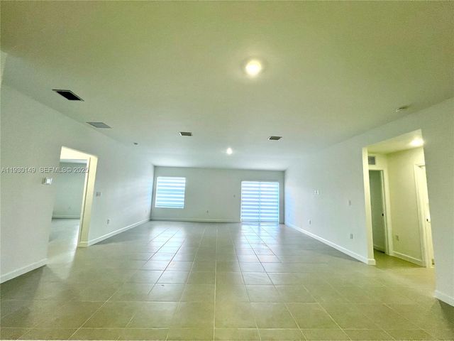 17376 SW 285th St 1, Homestead, FL 33030