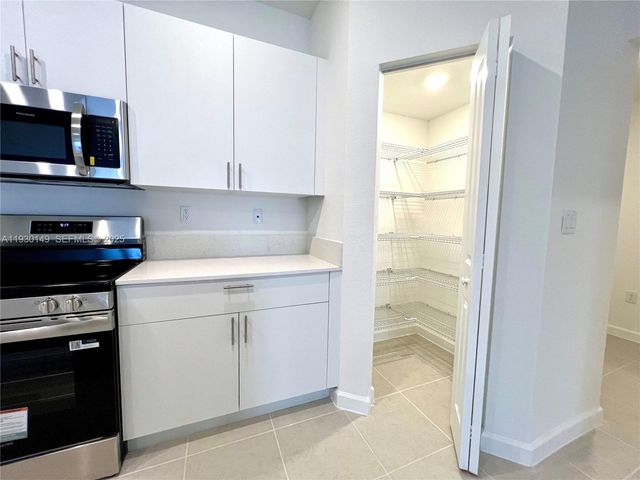 17376 SW 285th St 1, Homestead, FL 33030