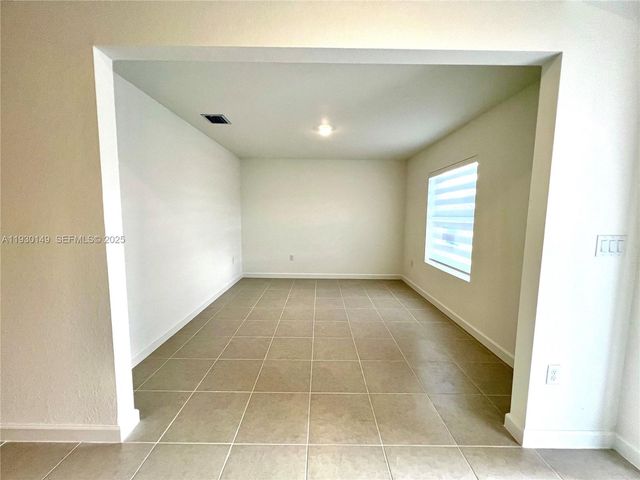 17376 SW 285th St 1, Homestead, FL 33030