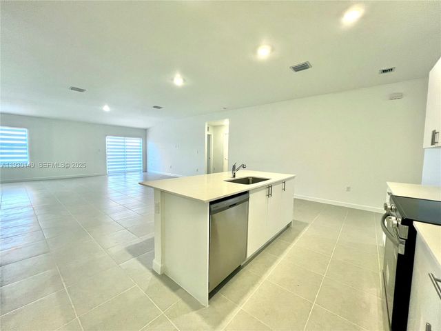 17376 SW 285th St 1, Homestead, FL 33030