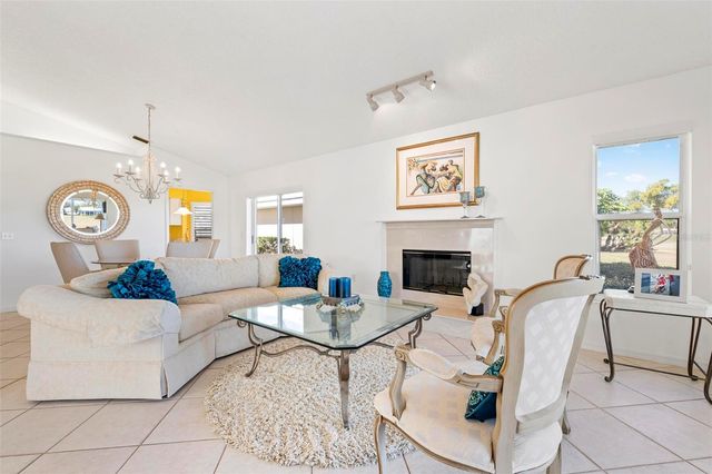 732 BRIGHTSIDE CRESCENT DRIVE 17, Venice, FL 34293