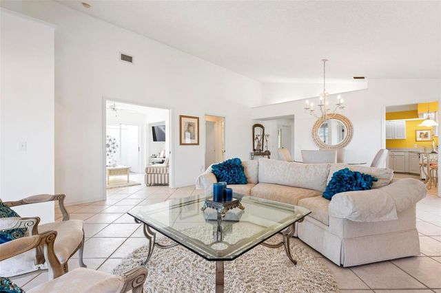 732 BRIGHTSIDE CRESCENT DRIVE 17, Venice, FL 34293