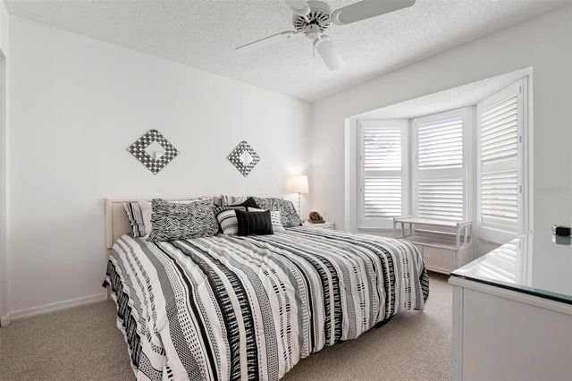 732 BRIGHTSIDE CRESCENT DRIVE 17, Venice, FL 34293