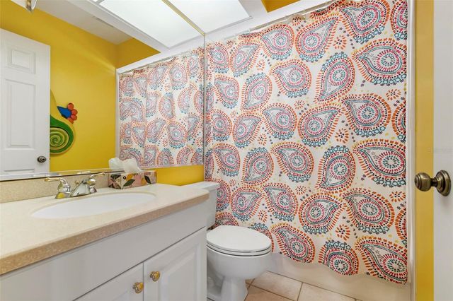 732 BRIGHTSIDE CRESCENT DRIVE 17, Venice, FL 34293