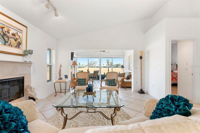 732 BRIGHTSIDE CRESCENT DRIVE 17, Venice, FL 34293