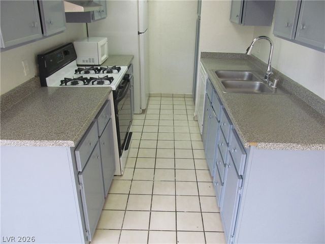 3518 Villa Knolls North Drive, Las Vegas, NV 89120