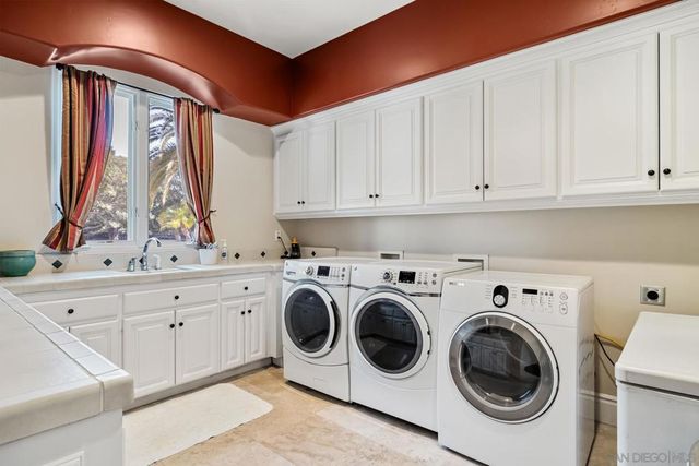 18050 Rancho La Cima Corte, Rancho Santa Fe, CA 92067