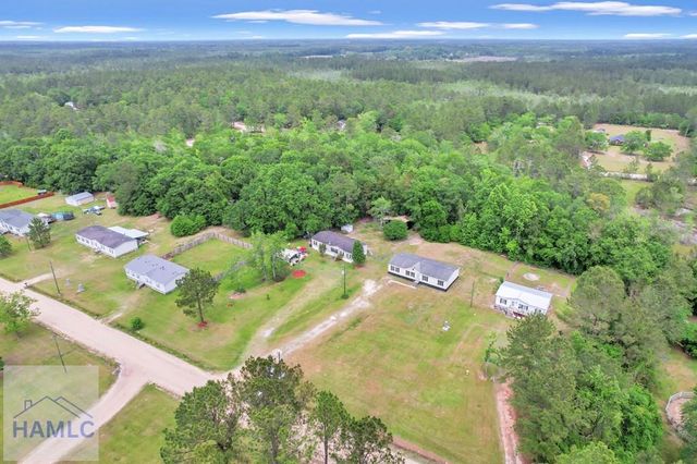 287 Cathy Road NE, Ludowici, GA 31316