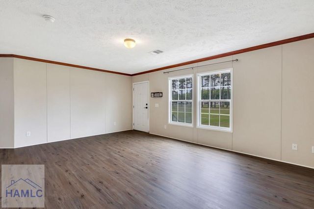 287 Cathy Road NE, Ludowici, GA 31316