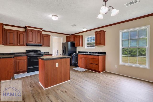 287 Cathy Road NE, Ludowici, GA 31316