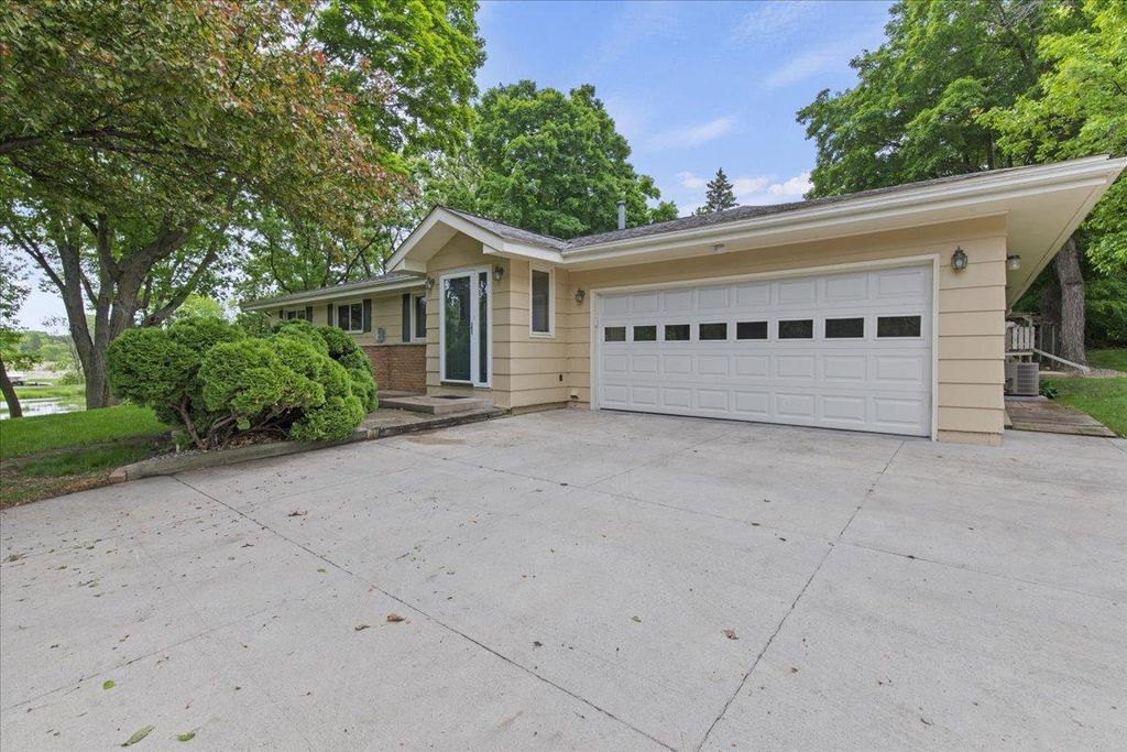 5935 County Road 11, Independence, MN 55359