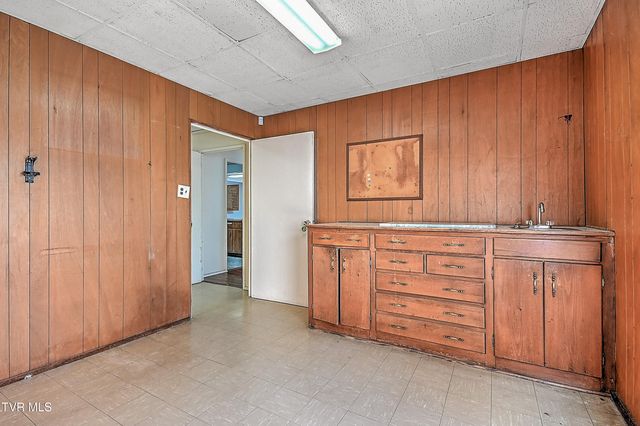 607 Greenfield Place, Bristol, TN 37620