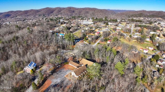 607 Greenfield Place, Bristol, TN 37620