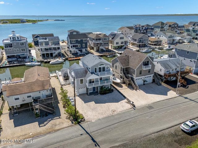 20 Carroll Avenue, Tuckerton, NJ 08087