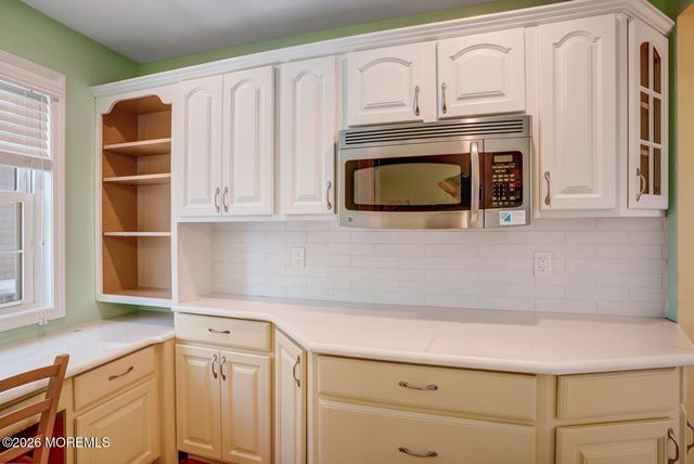 20 Carroll Avenue, Tuckerton, NJ 08087