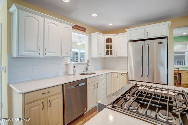 20 Carroll Avenue, Tuckerton, NJ 08087