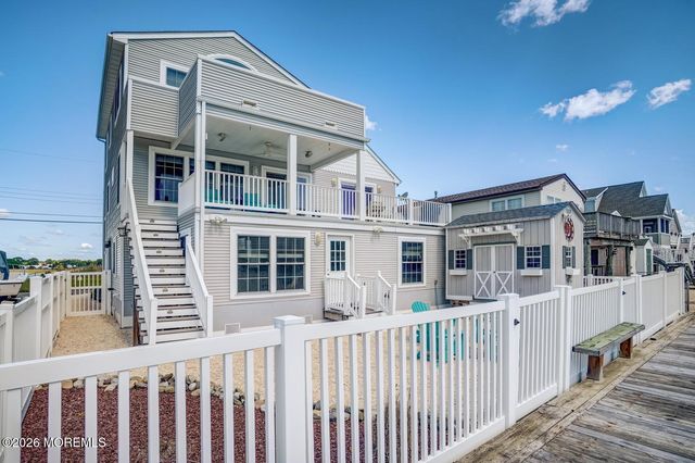 20 Carroll Avenue, Tuckerton, NJ 08087