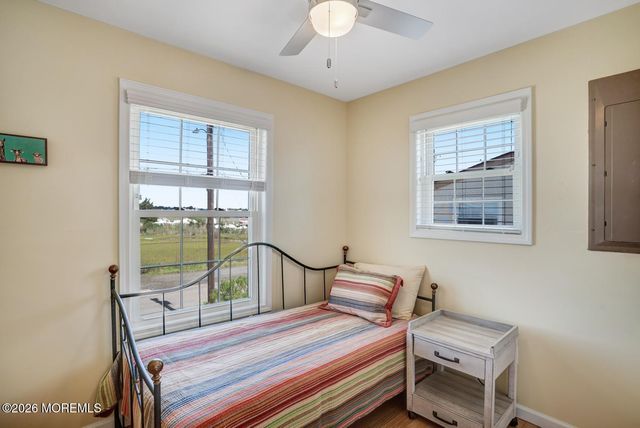 20 Carroll Avenue, Tuckerton, NJ 08087