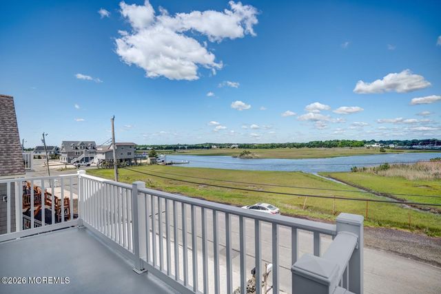 20 Carroll Avenue, Tuckerton, NJ 08087