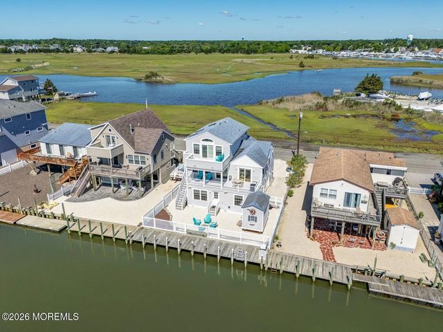 20 Carroll Avenue, Tuckerton, NJ 08087