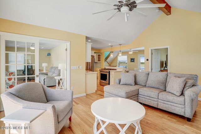 20 Carroll Avenue, Tuckerton, NJ 08087