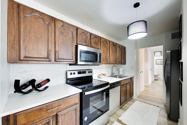 4250 N Marine Drive 1330, Chicago, IL 60613